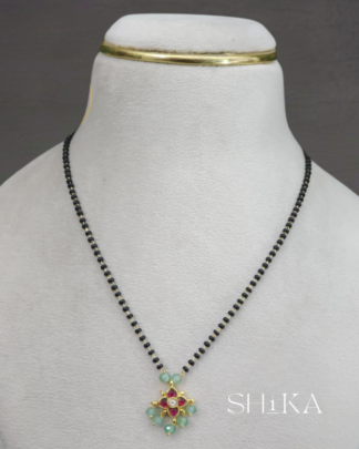 Flower Pendant Nalla Pusalu Necklace