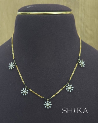 Dainty Flower Necklace