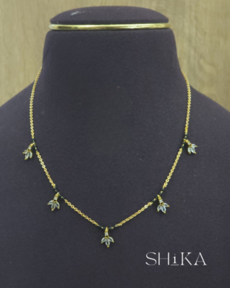 Dainty Leaf Necklace