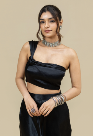 BLACK IN BUSINESS one-shoulder crop top